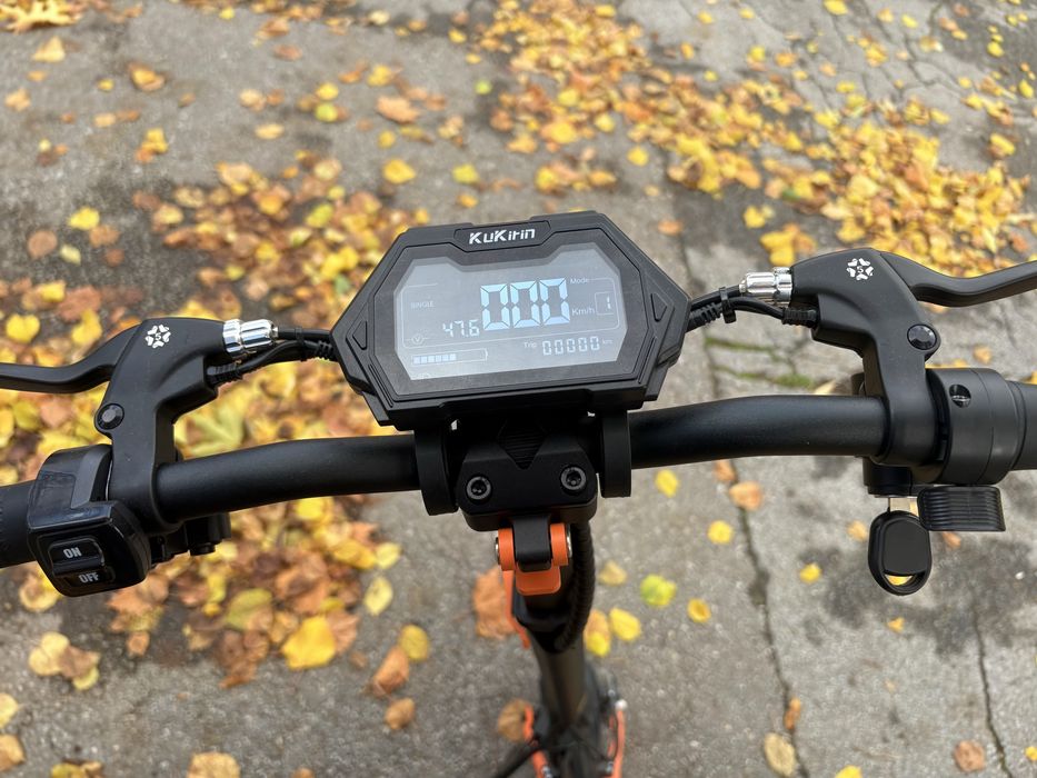 Продавам електрическа тротинетка Kugoo G2 Pro като нова