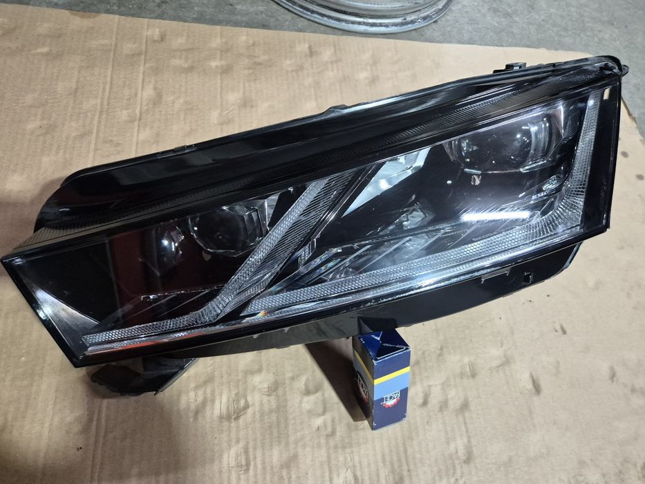 Ляв фар Шкода Октавия IV лед фар Skoda Octavia 4