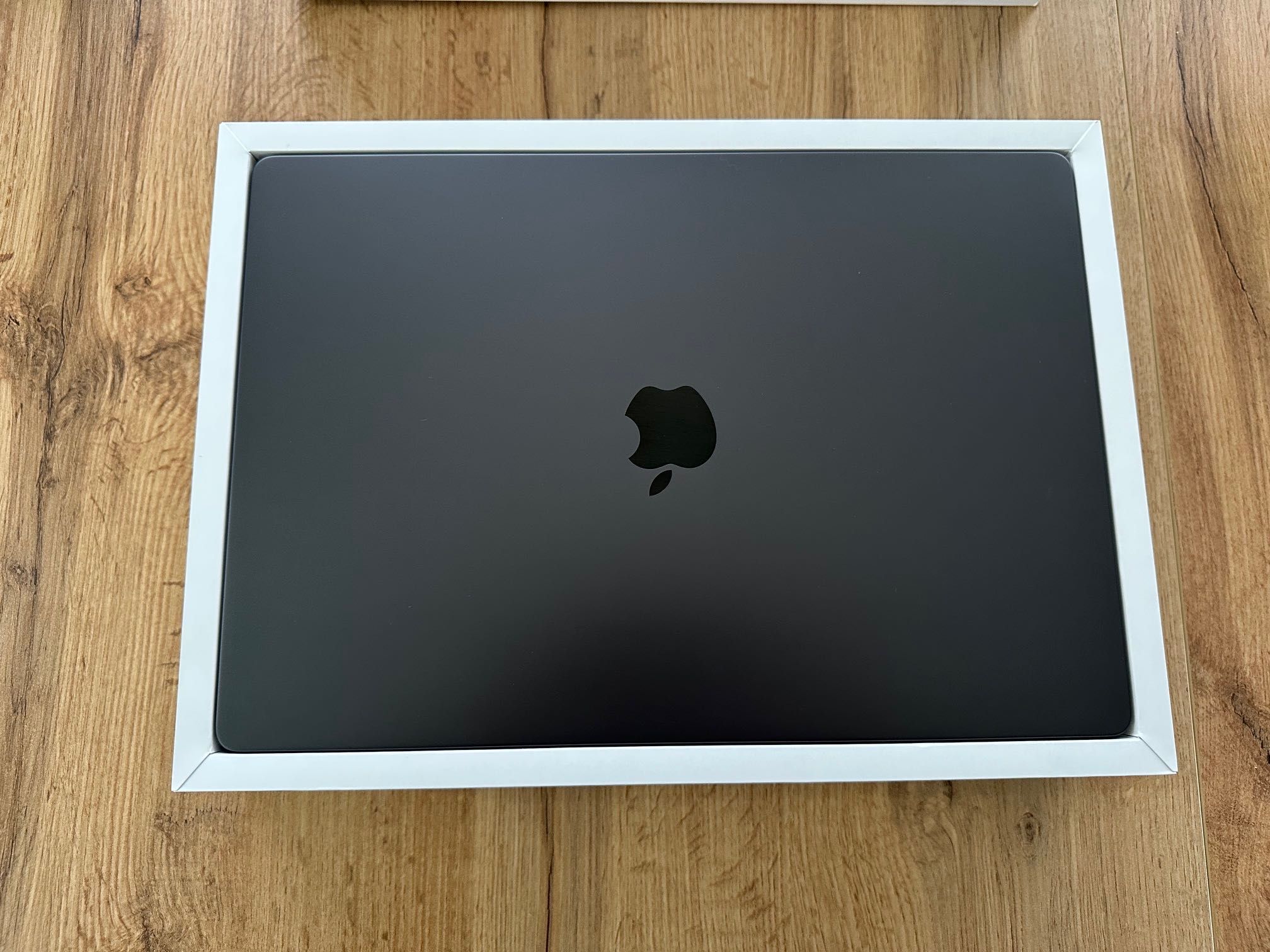 MacBook Pro 16" M3 PRO 12CPU, 18GPU, 18 RAM, 512 SSD/ГАРАНЦИЯ 10.2027г