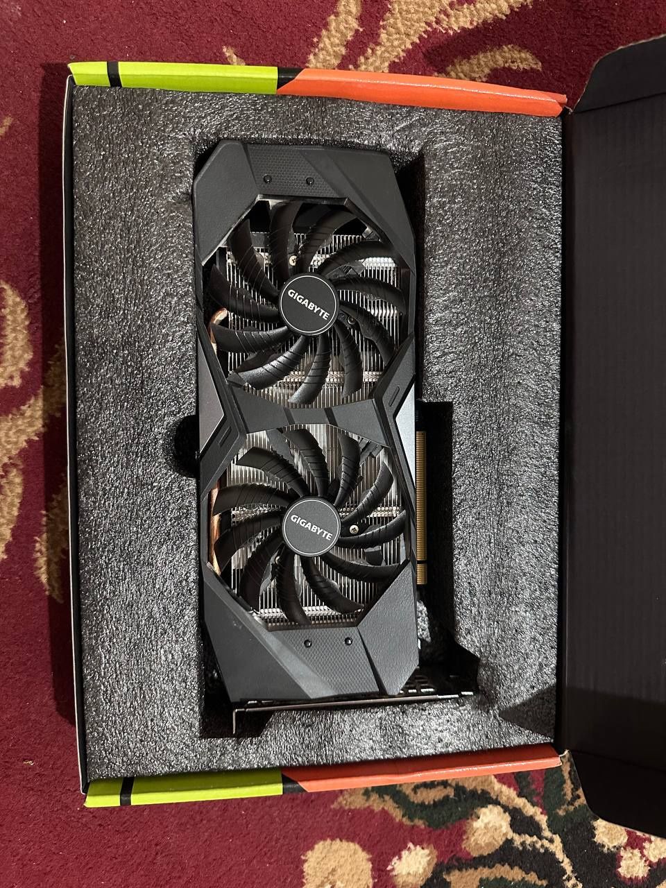 Gigabyte RTX 2060 super 8Gb sotiladi