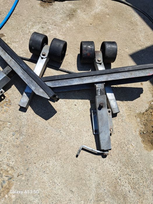 Sine și role peridoc barca