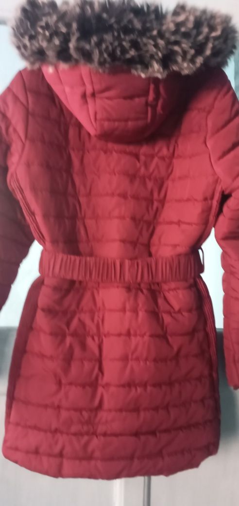 Куртка теплая размер  48 L цвет бардовая новая