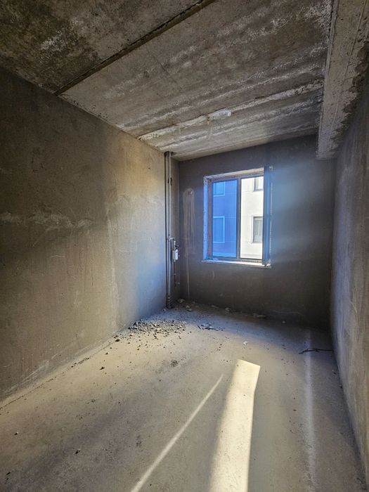 1 xonali kvartira sotiladi