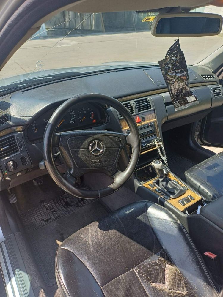 Mercedes Benz E250