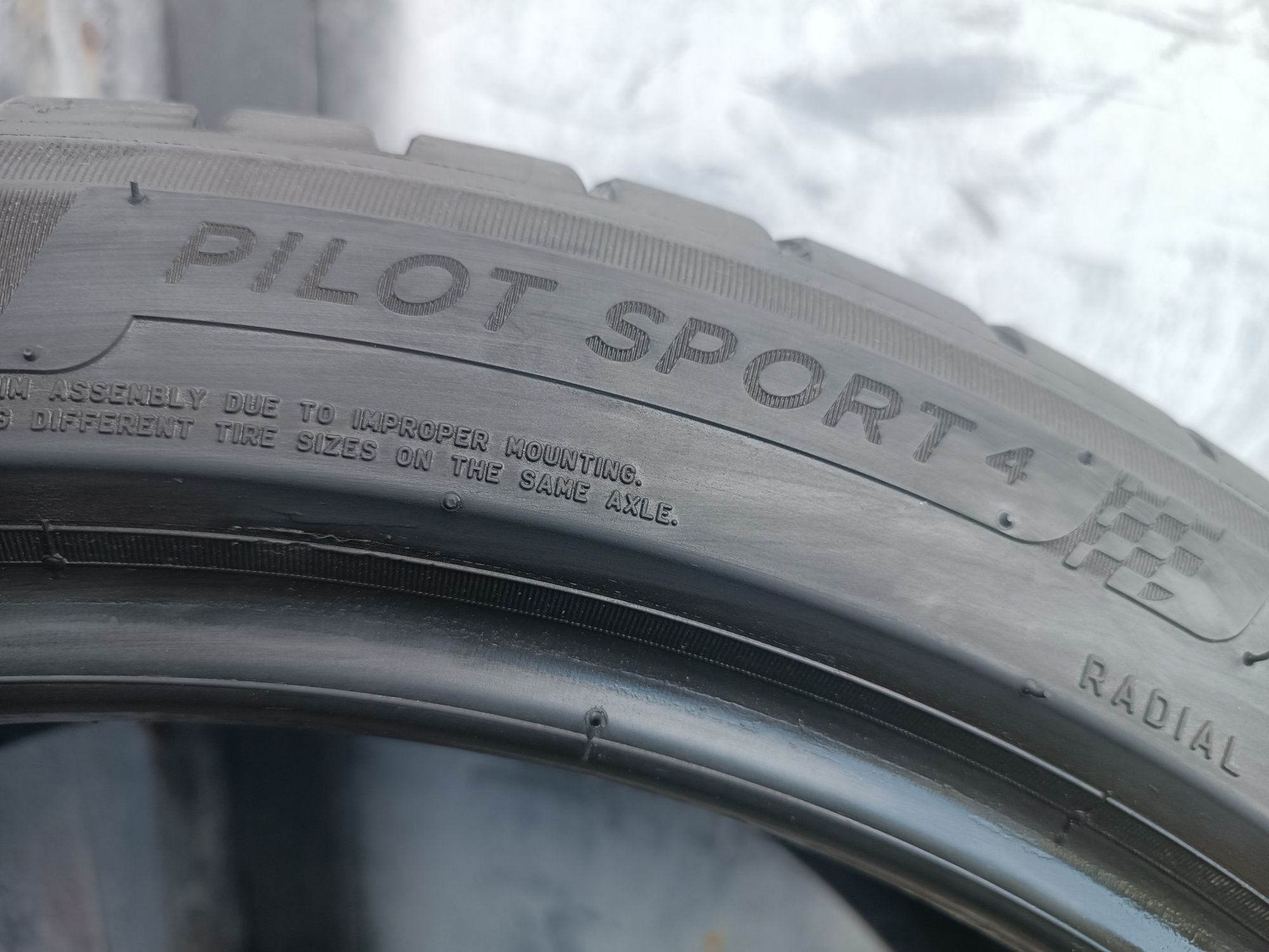 225/45/19 Michelin