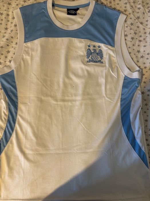 Спортни дрехи и екипи