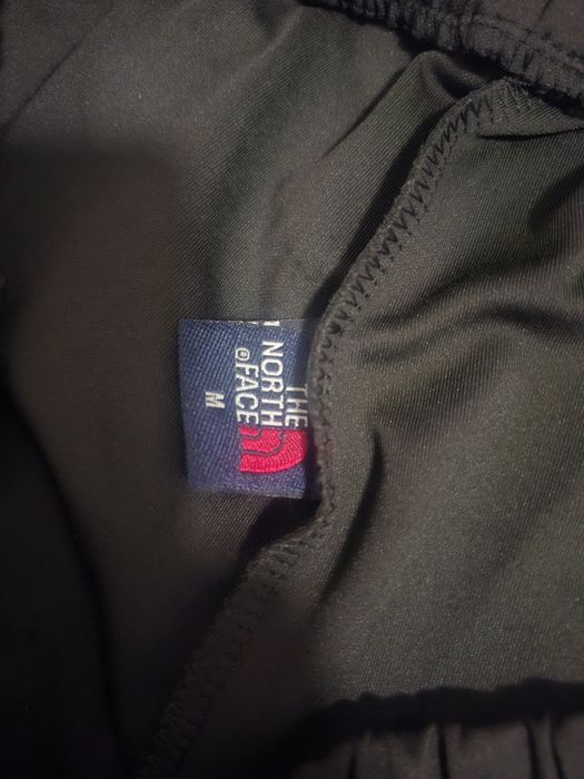 Горница със анцуг на North Face