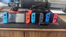 Nintendo Switch V2 (вторая ревизия) + доп. джойконы и держатель