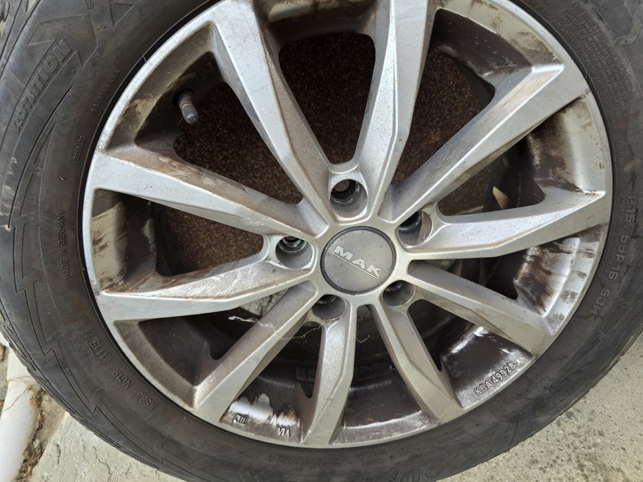 Vând roti cu jante Wolf Silver 16 inch cu cauciucuri de iarna Goodyear