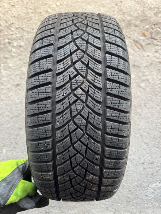 1x 215/45/17 M+S , GOODYEAR