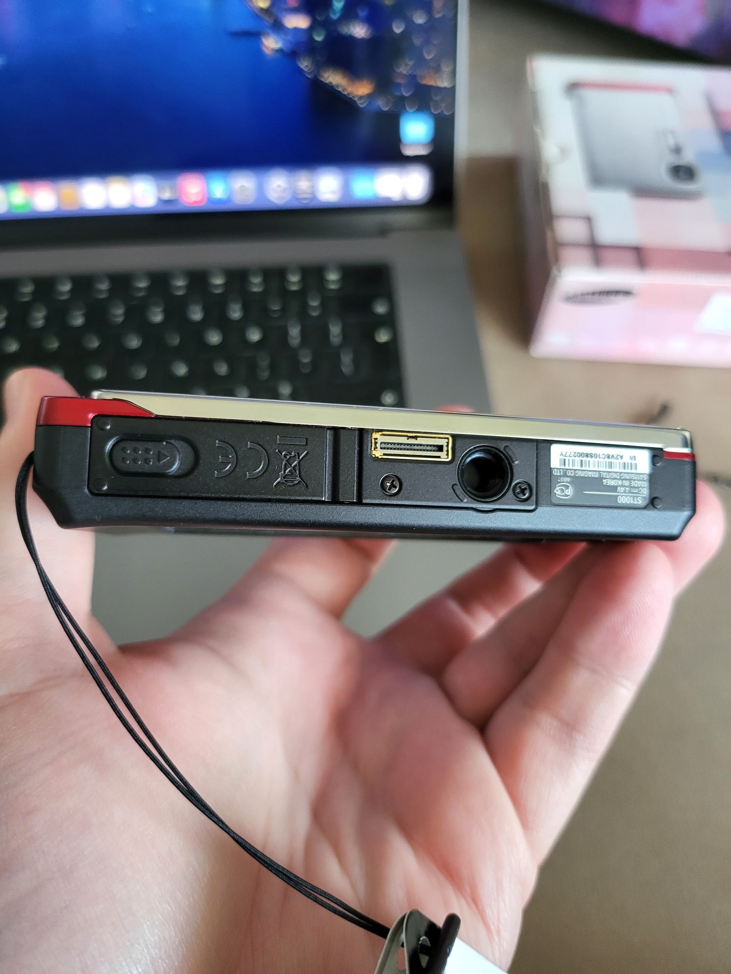 Samsung ST1000 фотоапарат като нов