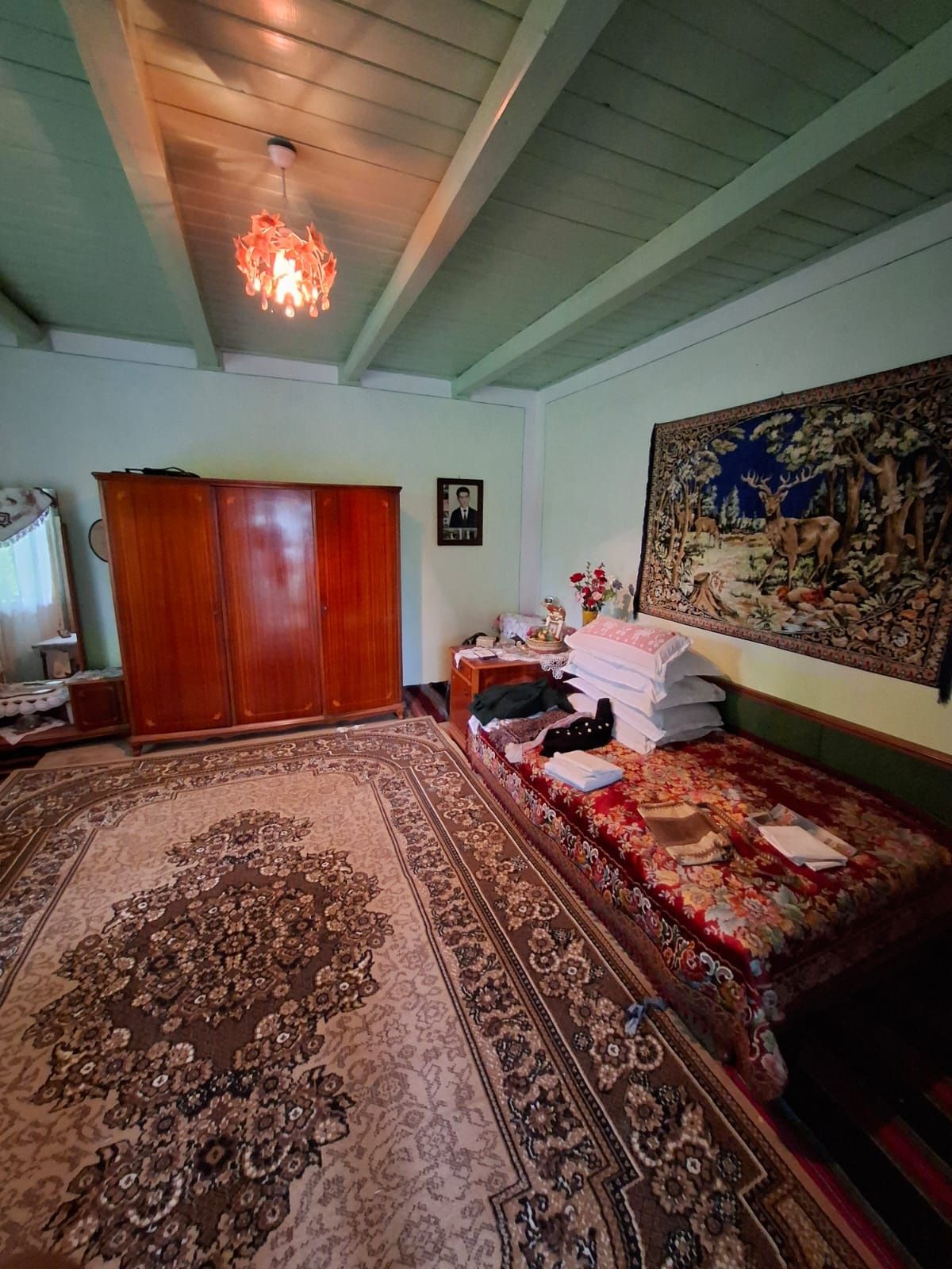 Casă de vânzare în comuna Păltiniș