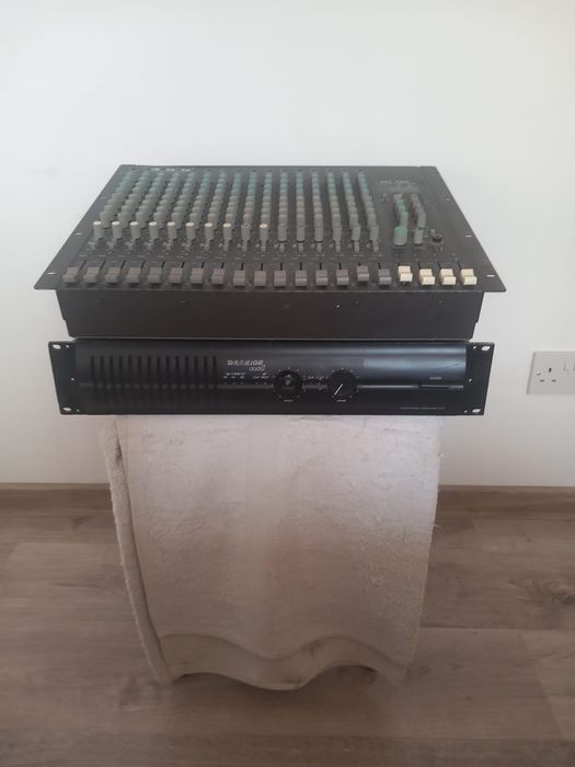 Vand sau schimb amplificator marca Warrior audio