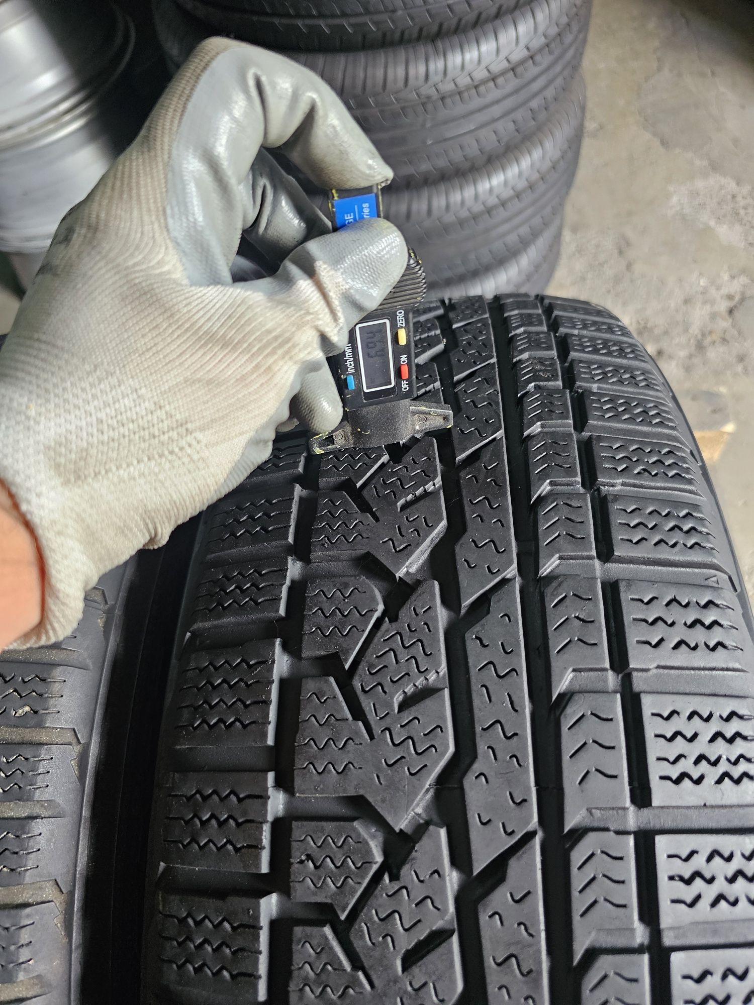 2 anvelope iarna 235 60 18 Kumho
