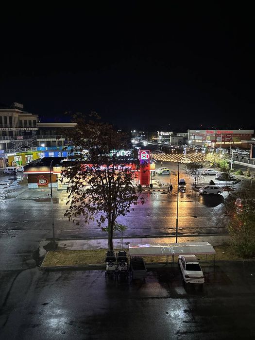 2 xonali uy sotiladi bozorni oldida