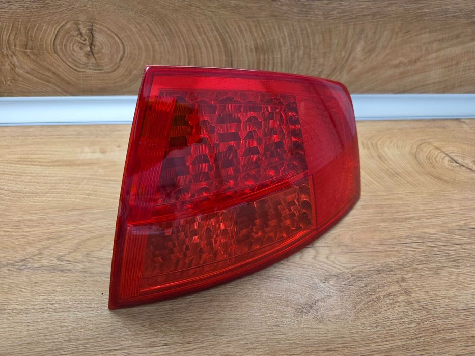 Десен стоп Audi A8 D3