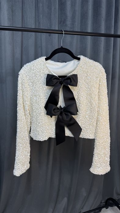 Трендовый жакет с пайетками