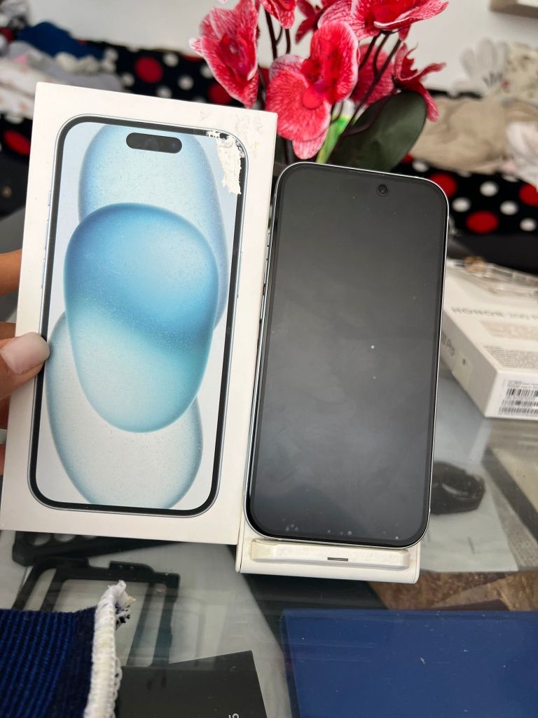 Vând schimb iPhone 15..impecabil