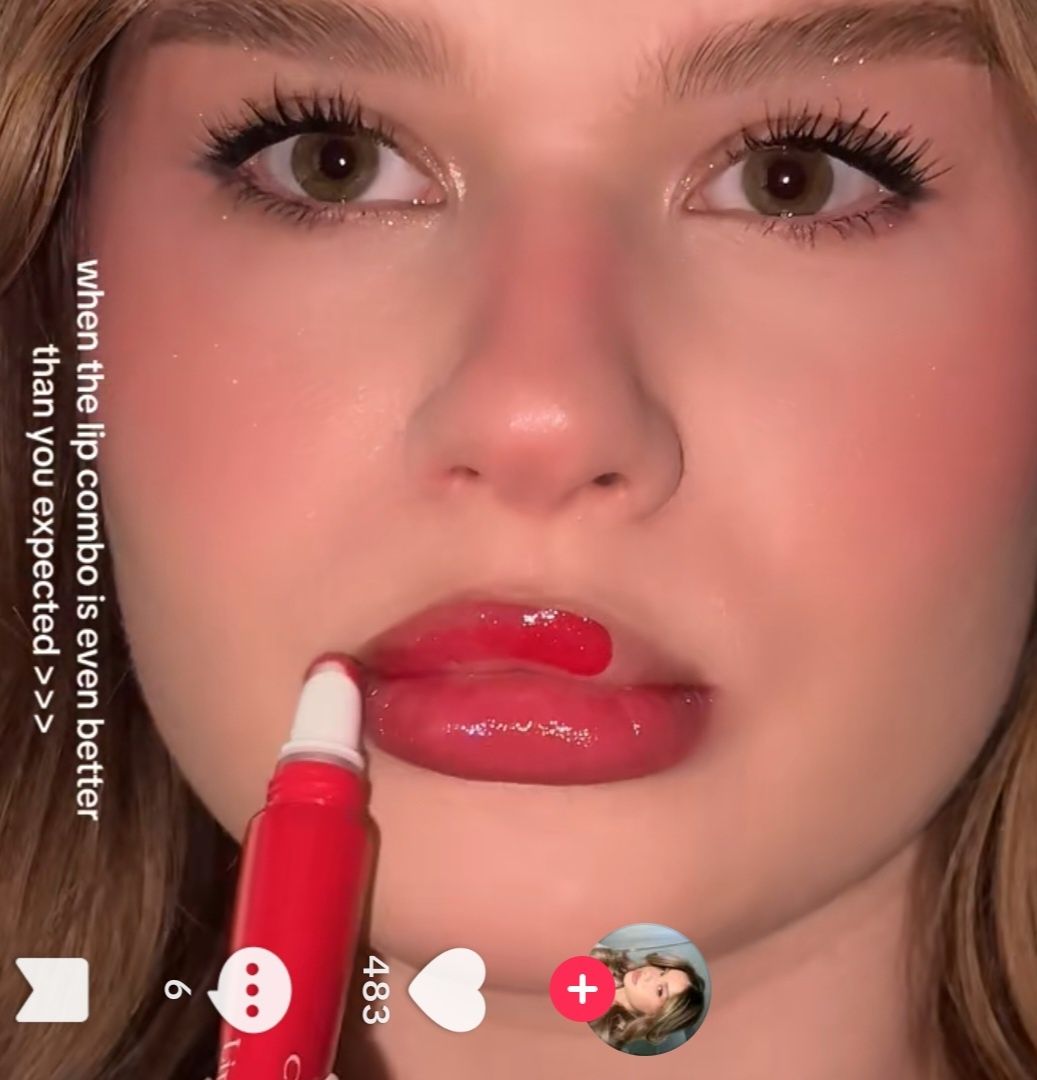 Clarins Lip Perfector lip gloss cu sclipici 24 Fuchsia Glow