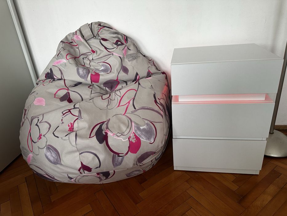 Fotoliu puf si noptiera