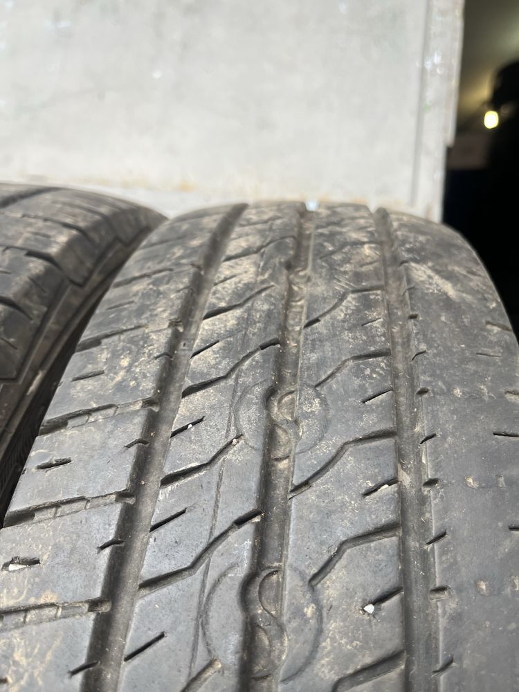 2 бр. гуми за бус 235/65/16C Semperit 7 mm DOT 4119