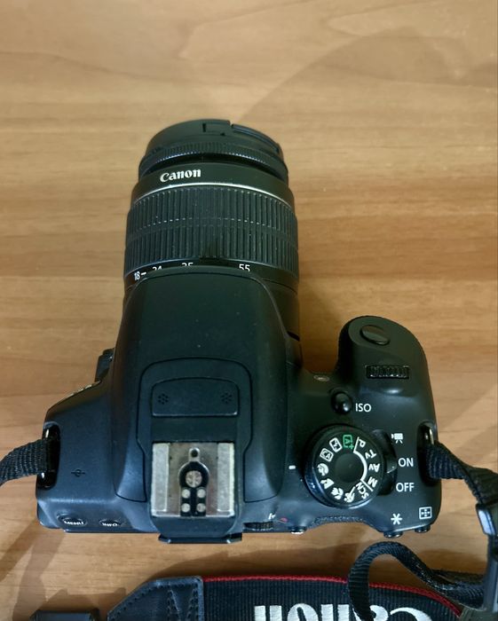 Vând Pachet complet DSLR Canon EOS 700D + 3 Obiective + Accesorii