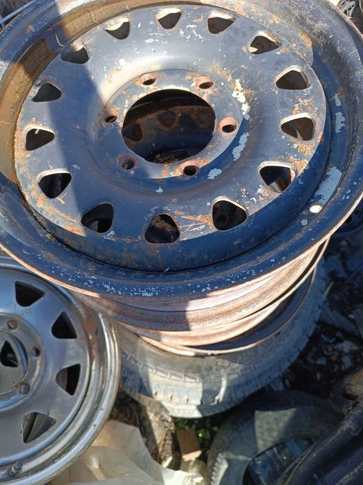 Vând roți 15-16 Opel frontera