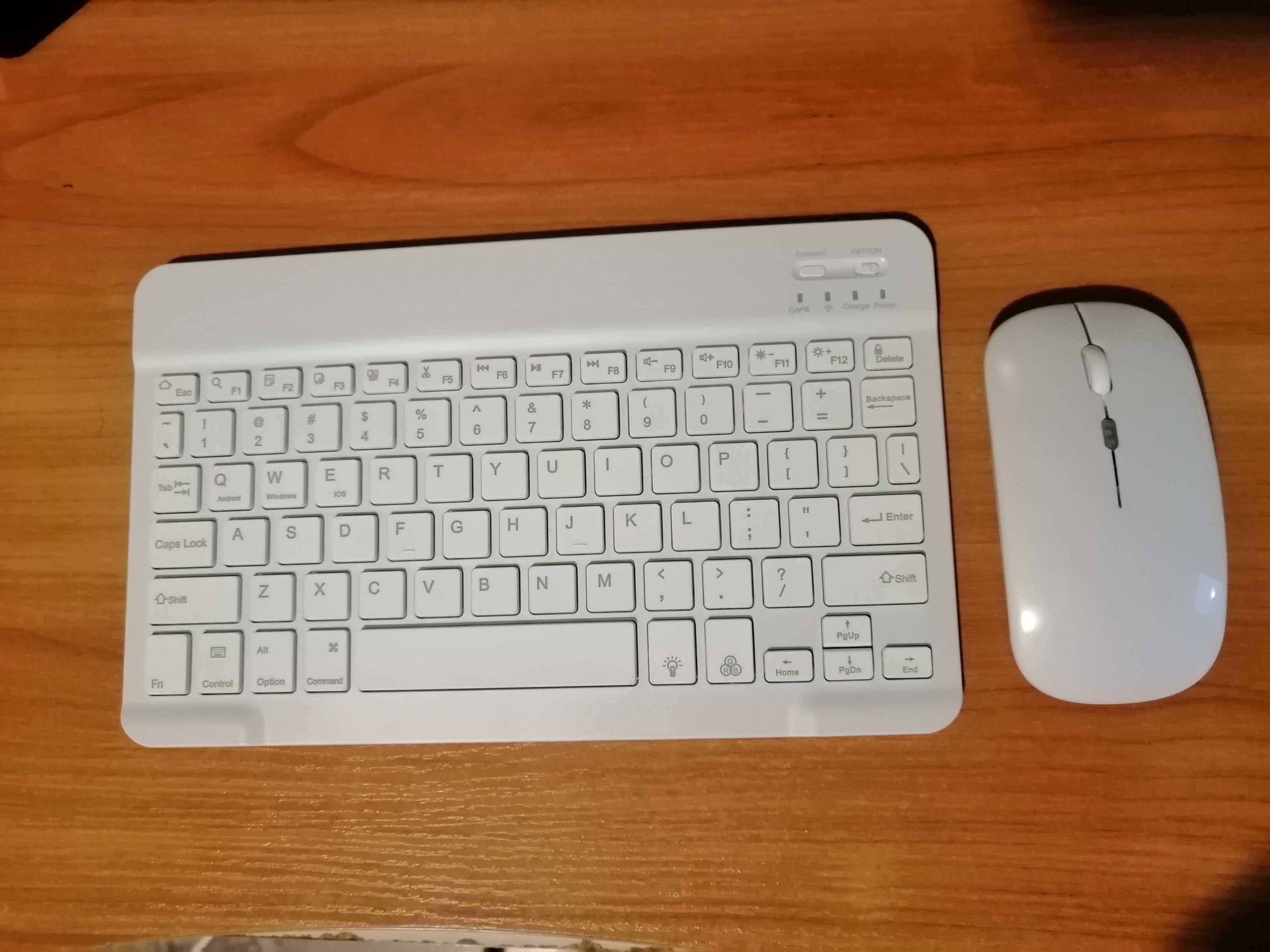 Безжична мини клавиатура с подсветка и мишка