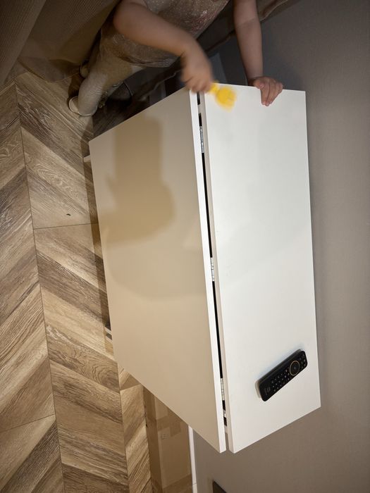 Стол книжка бабочка продается в хорошем состоянии