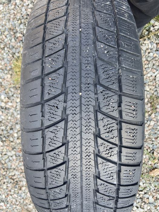 Одна зимняя шина 205/70/15 205/70R15 Triangle.