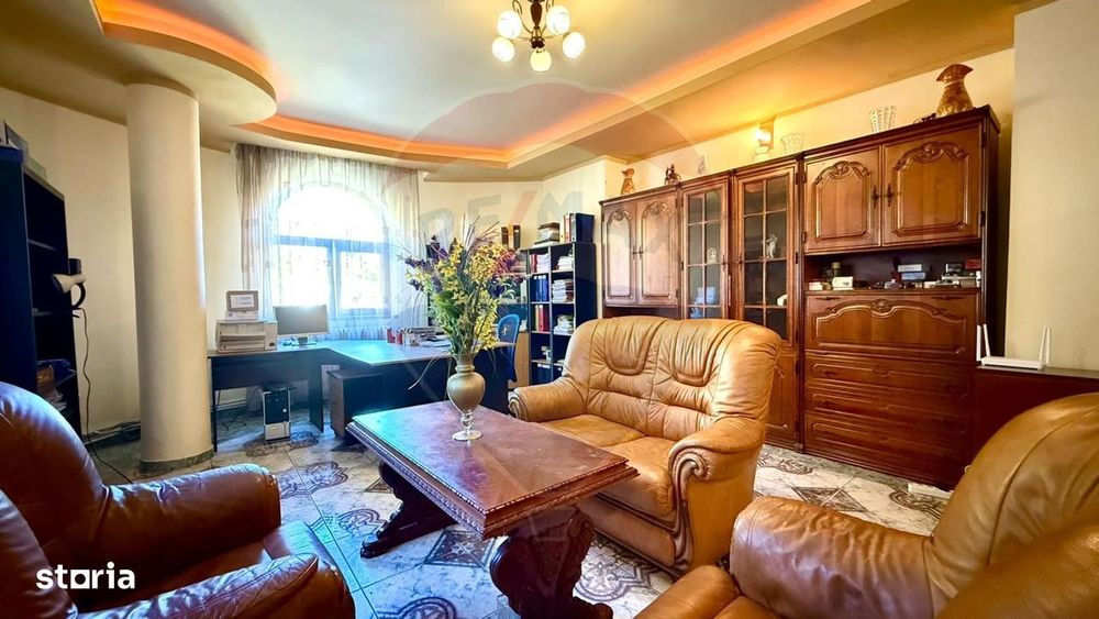 Casă / Vilă cu 5 camere de vânzare pe Bulevardul Ferdinand Constanta