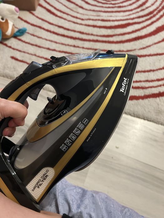 Fier de calcat Tefal Ultimate Pure 3200W-nou, fara ambalaj original