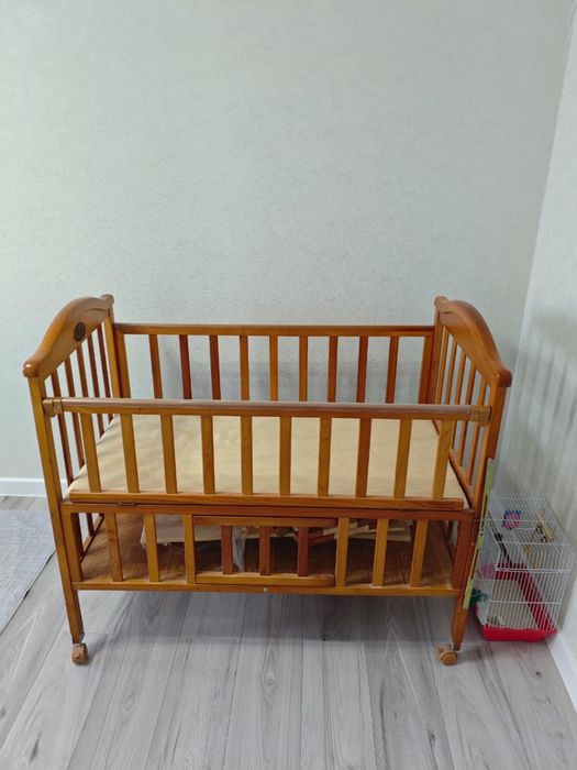 Детскую кроватку