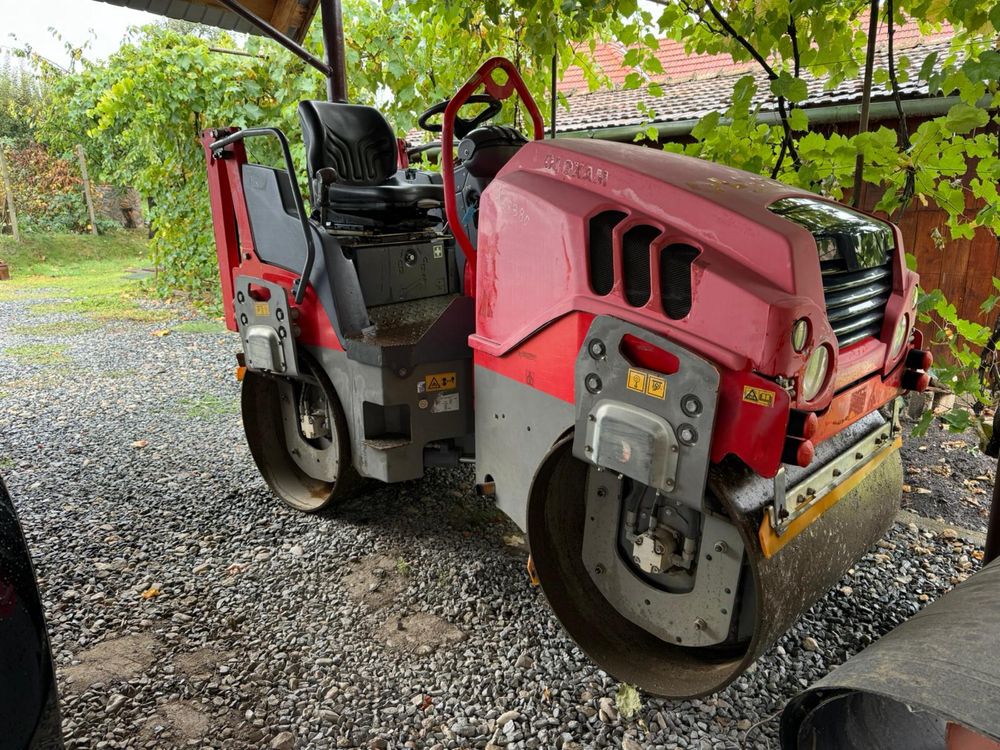 Inchiriez Buldoexcavator, Excavator roti 20t, Miniexcavator 3,5t