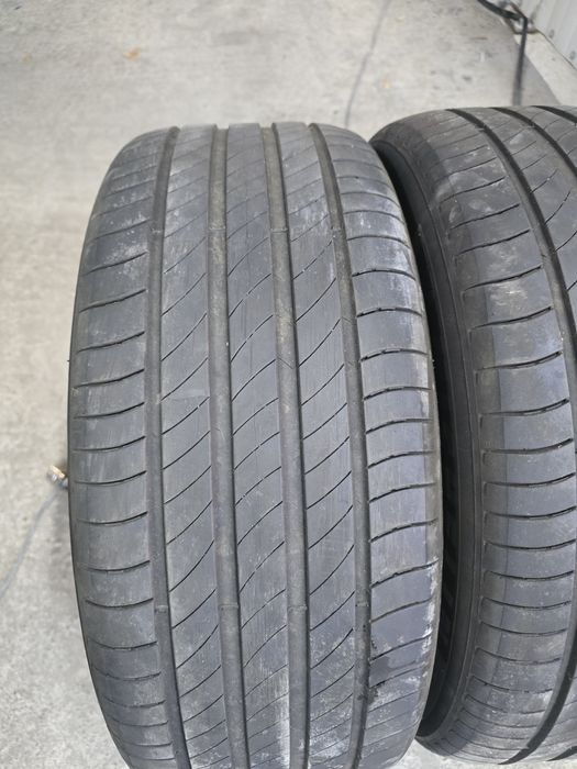 2 Броя 225/50/17 Michelin 5mm 21dot