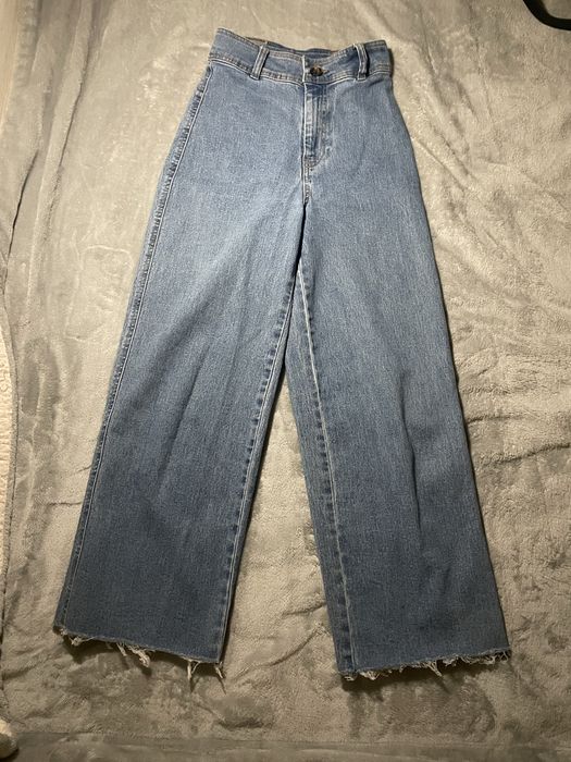 Джинсы прямого кроя, ремень в подарок