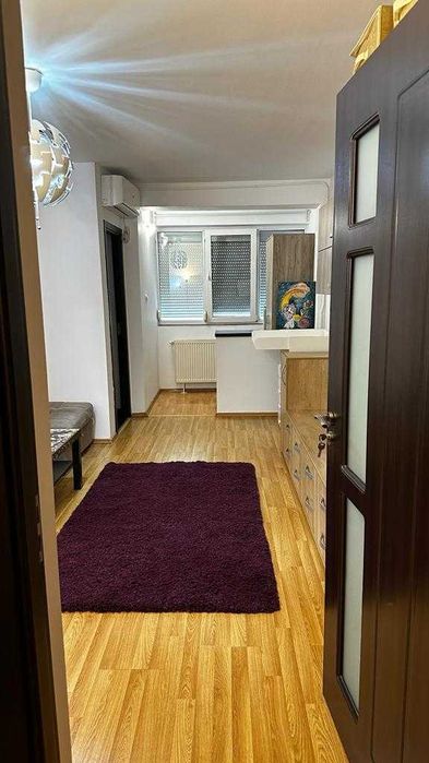 Vand Garsoniera , str. Barajul Bicaz , 5 min metrou Costin Georgian .
