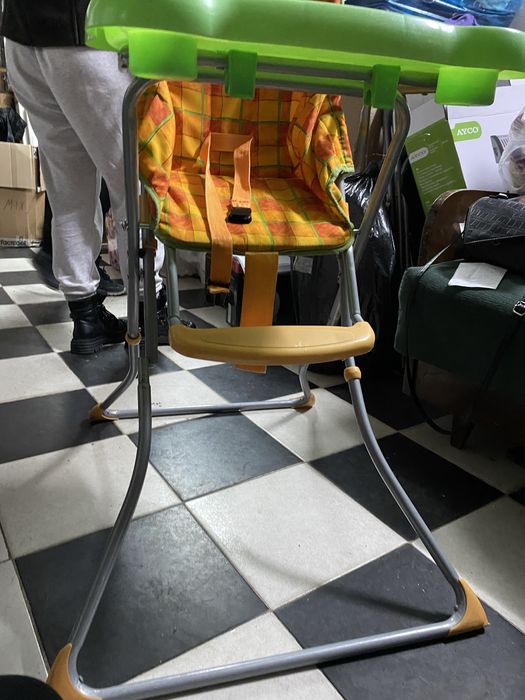 Детско столче за хранене като ново без забележки