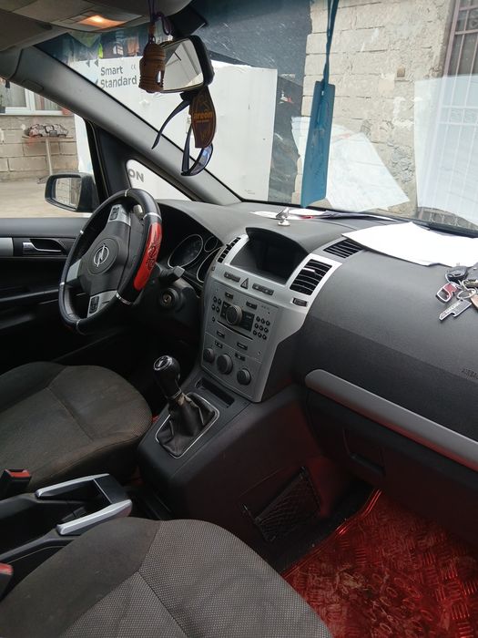 Opel Zafira, 17cti. an fabricatiei 2009 euro5 clima, încălzire în sc.