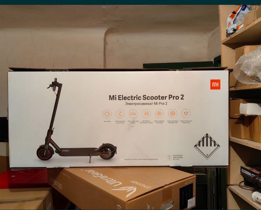 Vand trotineta xiaomi pro 2. Folosita foarte puțin. Mai are un an gara