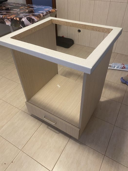 Corp mobila , suport plita si cuptor.