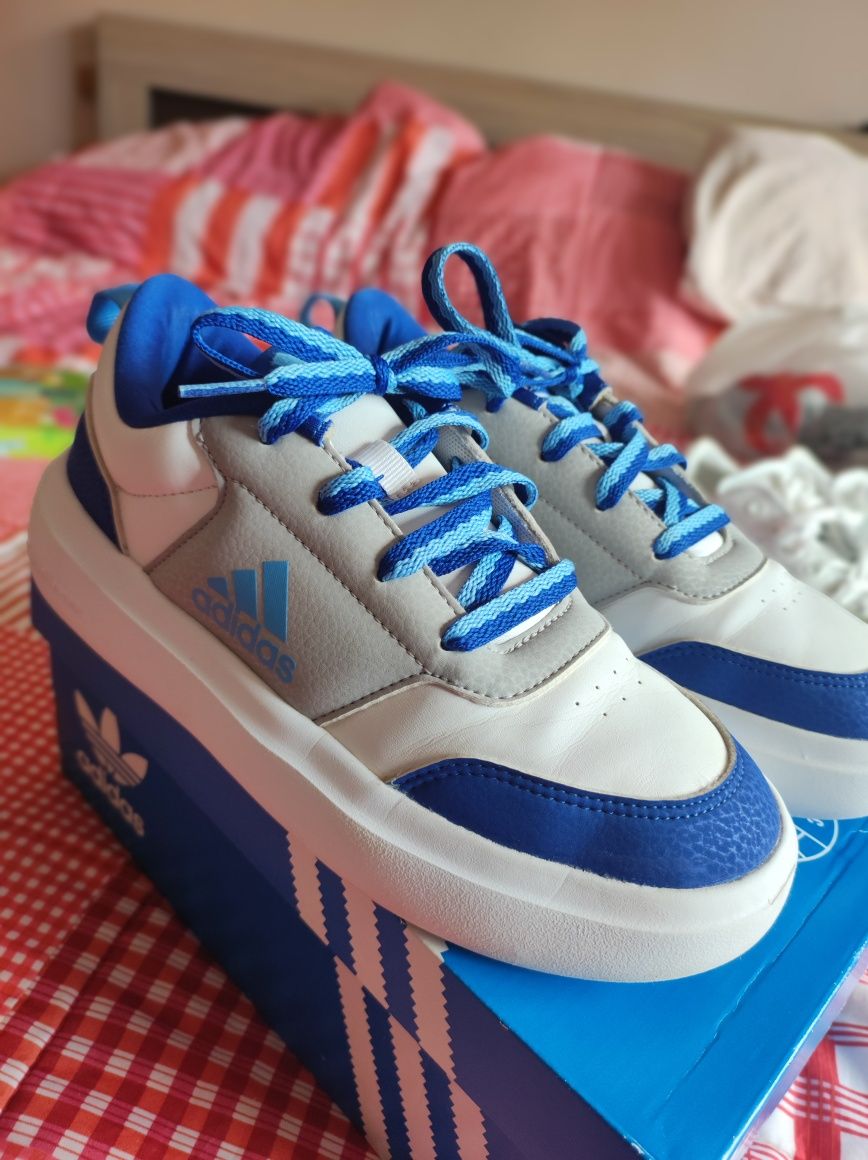 Маратонки Adidas
