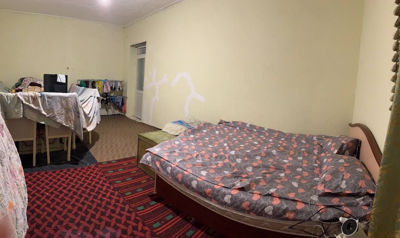 Зангиотинский район. Участок  2 сотки,3 комнаты.