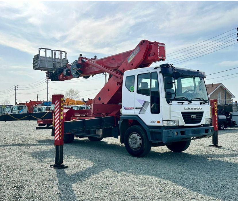 Автовышка  Услуги автовышки Вышка АГП 45 м