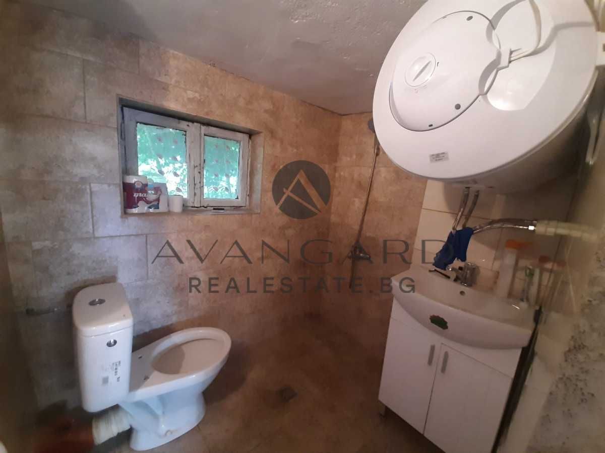 Продава се къща с всичко