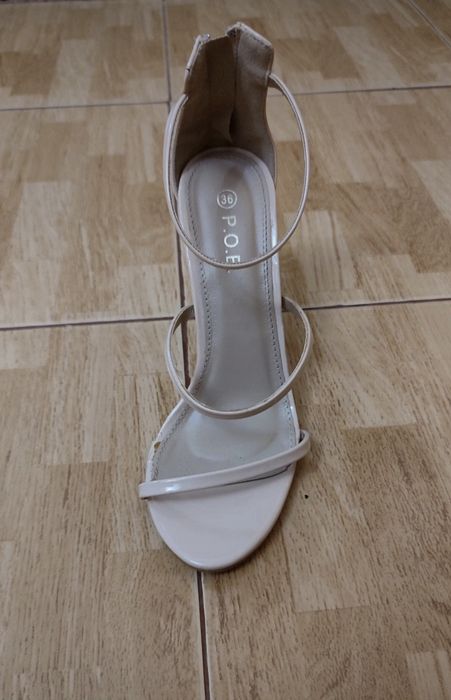 Vand sandale marca POE