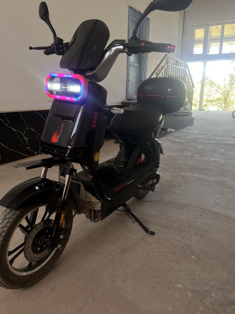 Skuter electro tozza