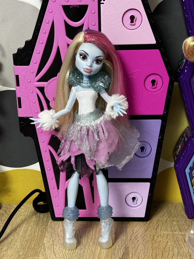 Papusa monster high abbey ghouls rule