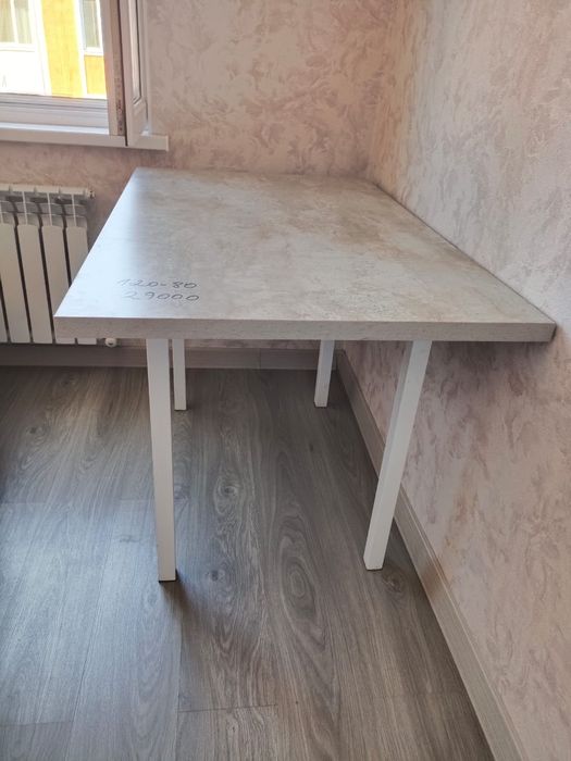 Продам кухонный стол