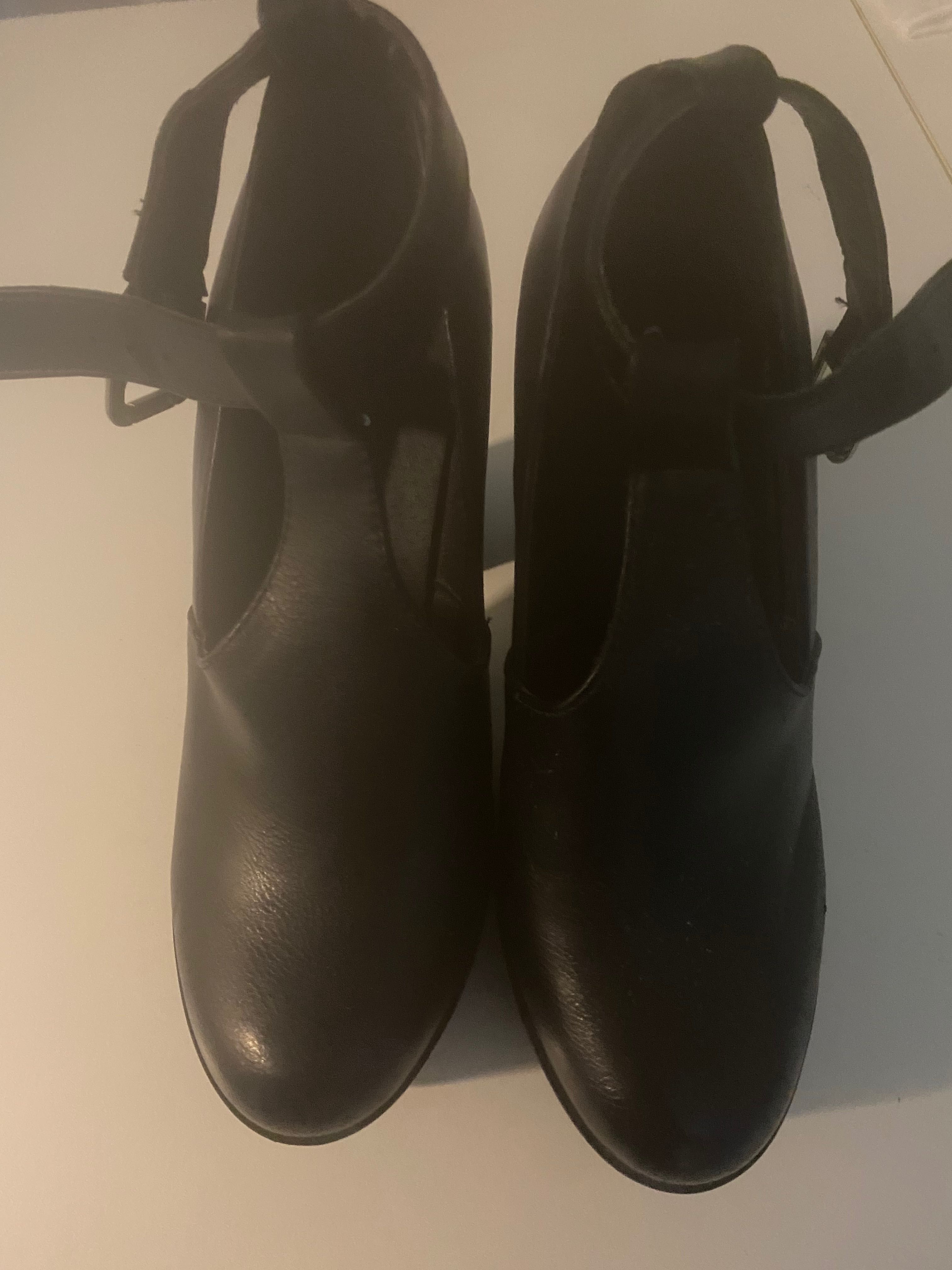 Pantofi cu platforma